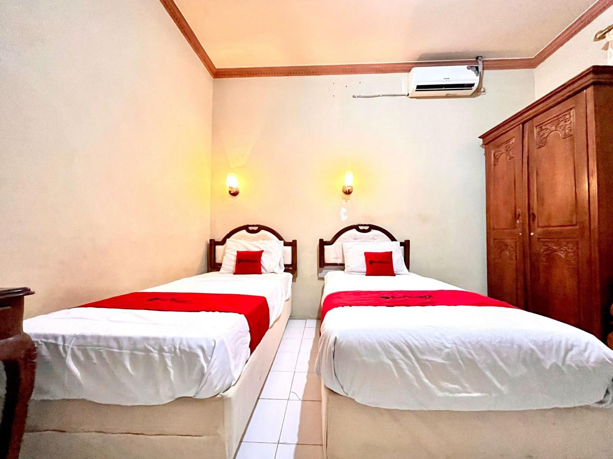 Reddoorz At Hotel Madani Syariah Lempuyangan يوغياكارتا المظهر الخارجي الصورة