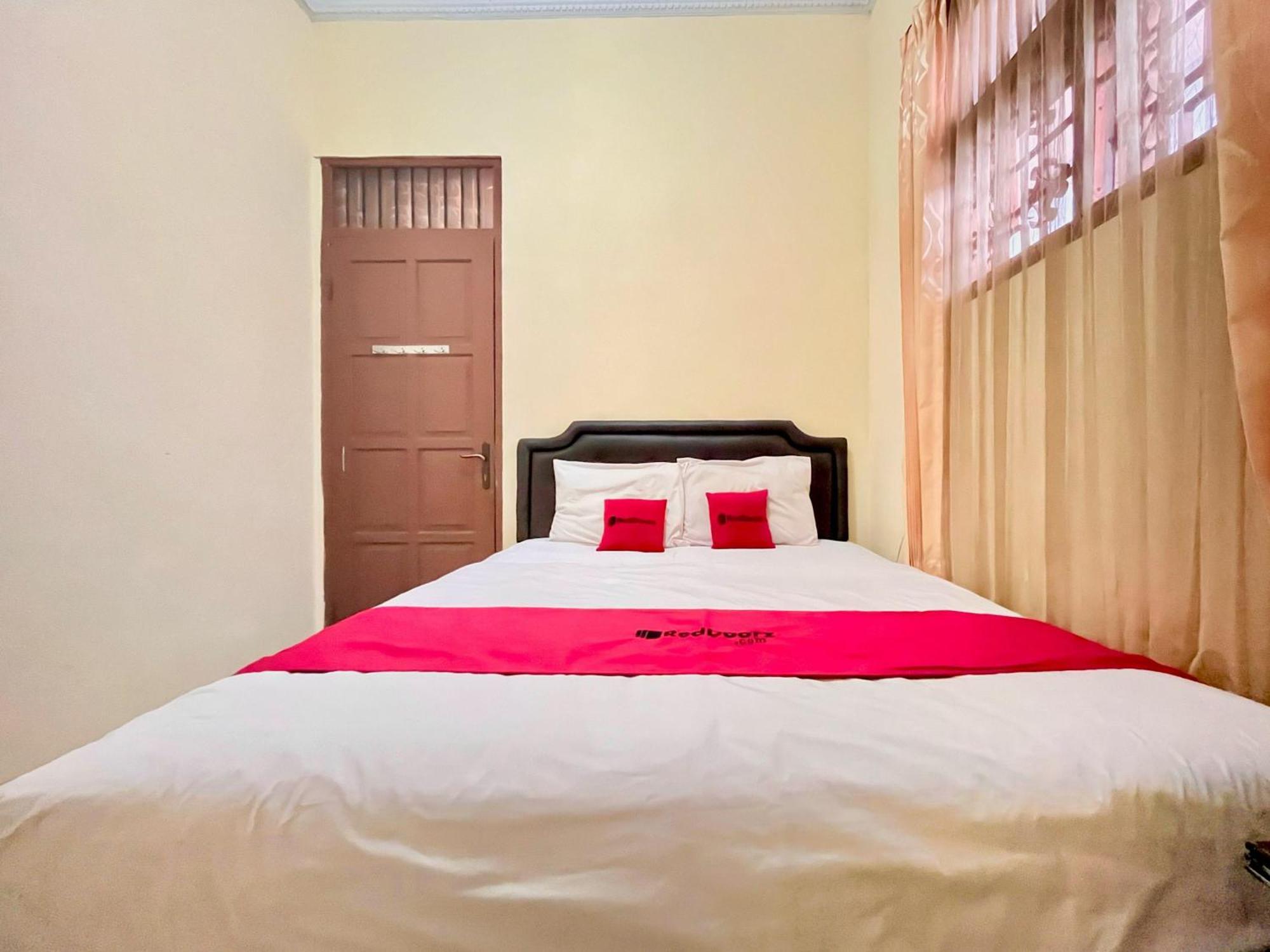 Reddoorz At Hotel Madani Syariah Lempuyangan يوغياكارتا المظهر الخارجي الصورة
