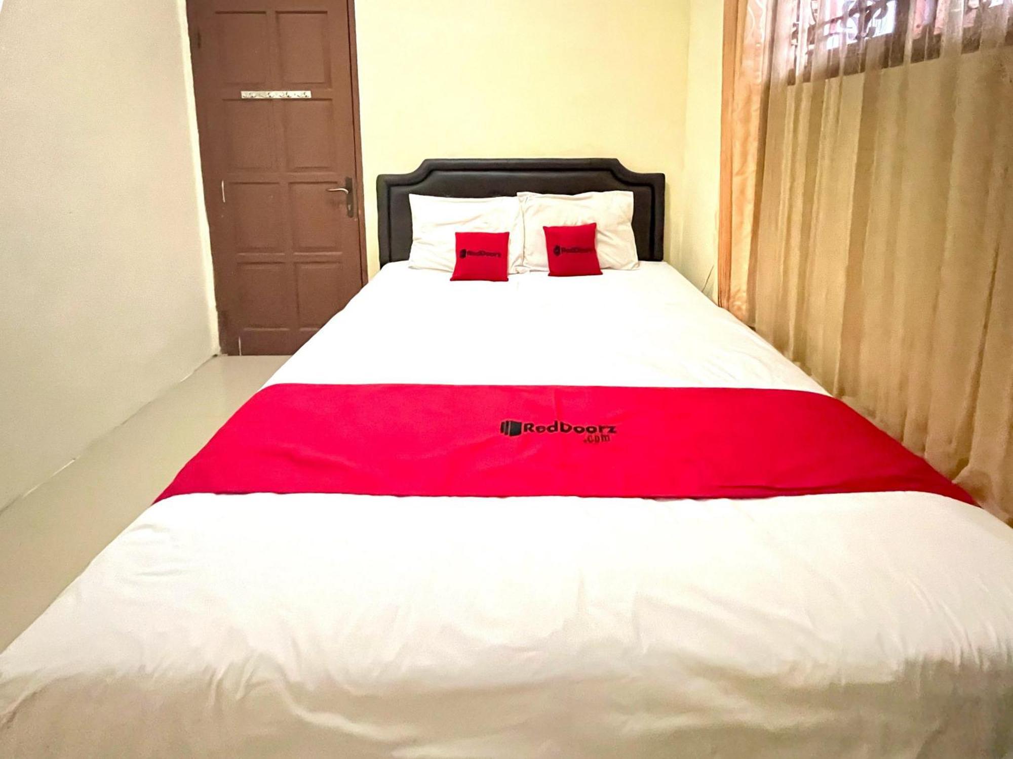 Reddoorz At Hotel Madani Syariah Lempuyangan يوغياكارتا المظهر الخارجي الصورة