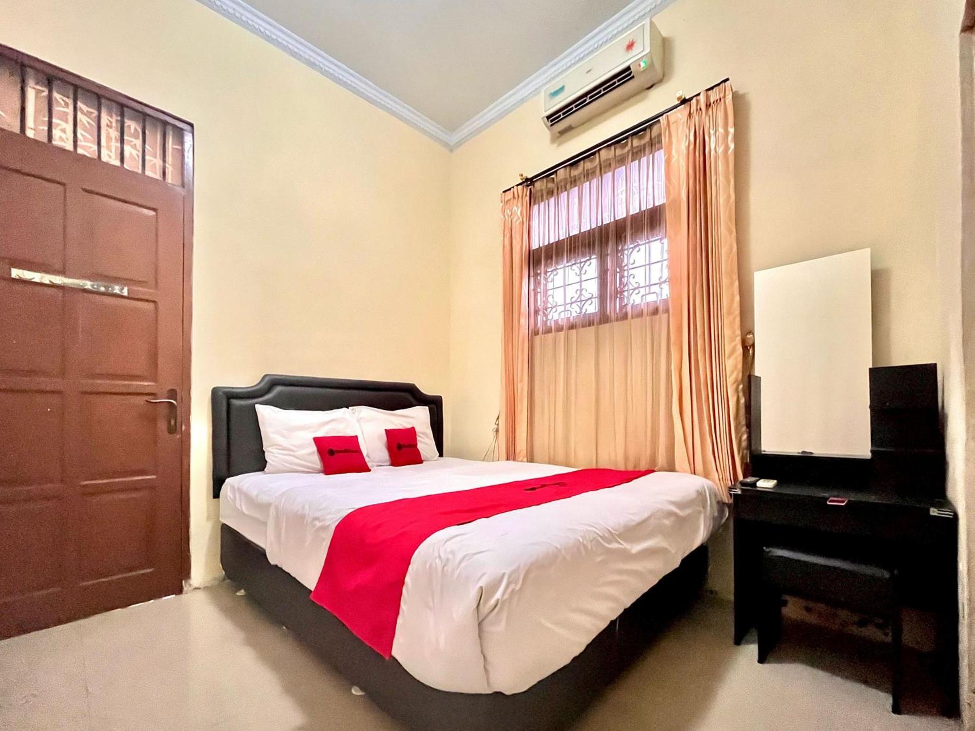 Reddoorz At Hotel Madani Syariah Lempuyangan يوغياكارتا المظهر الخارجي الصورة