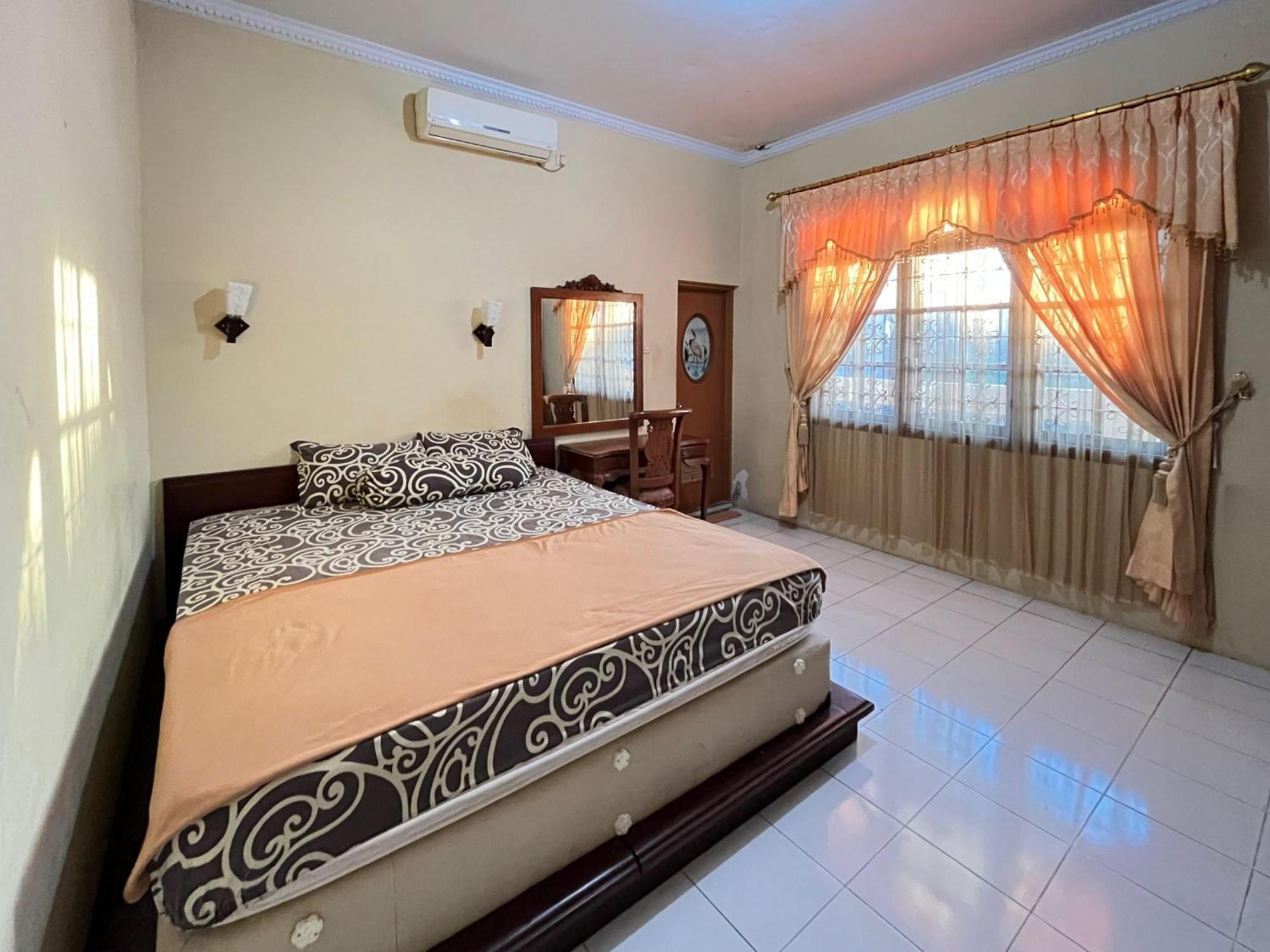 Reddoorz At Hotel Madani Syariah Lempuyangan يوغياكارتا المظهر الخارجي الصورة