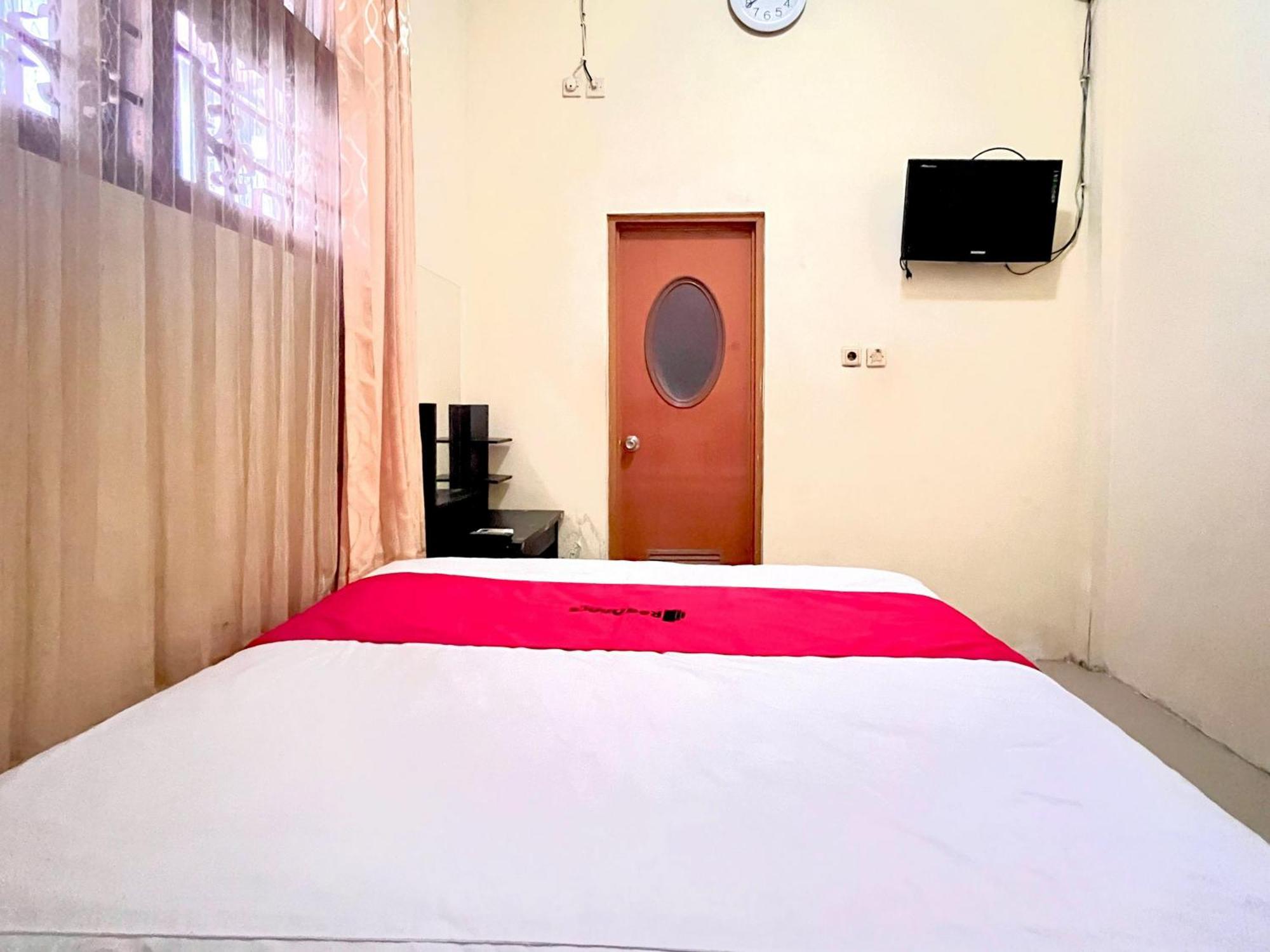 Reddoorz At Hotel Madani Syariah Lempuyangan يوغياكارتا المظهر الخارجي الصورة