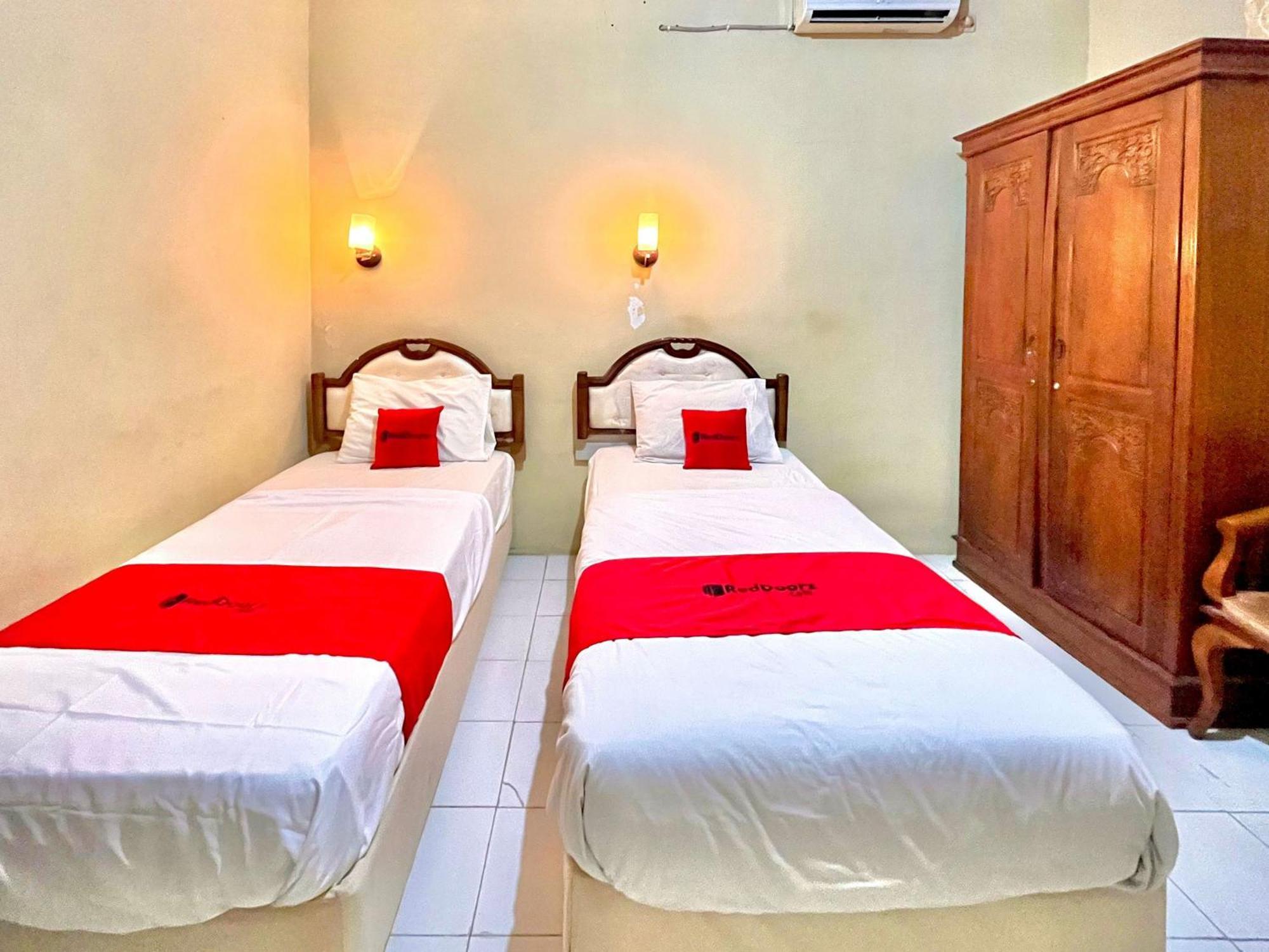 Reddoorz At Hotel Madani Syariah Lempuyangan يوغياكارتا المظهر الخارجي الصورة